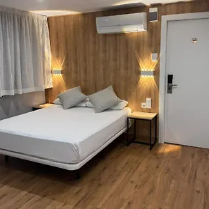 Medicis ** Barcelona