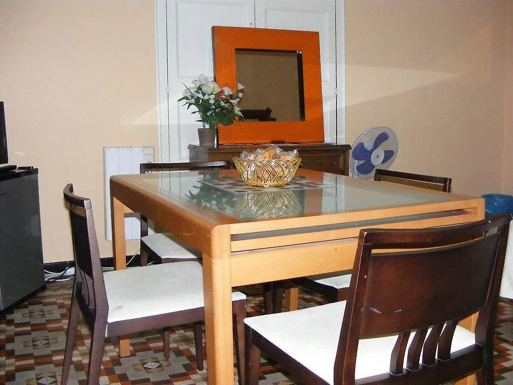 Bed & Breakfast Gabriel La Rambla Barcelona 2*,  Spain