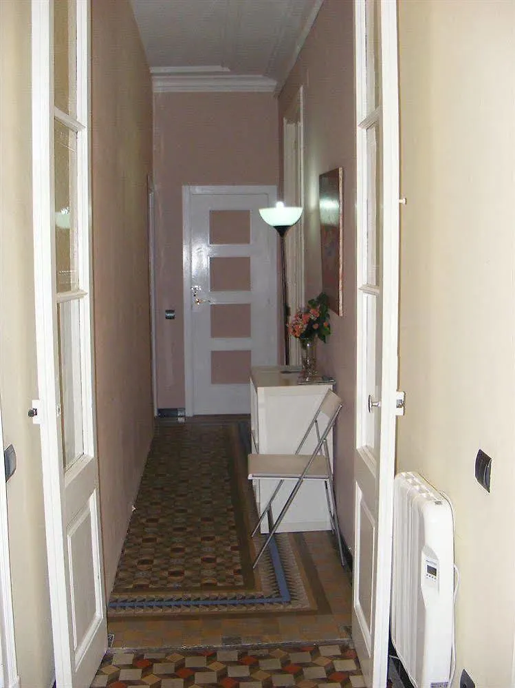 Bed & Breakfast Gabriel La Rambla Barcelona 2*,  Spain